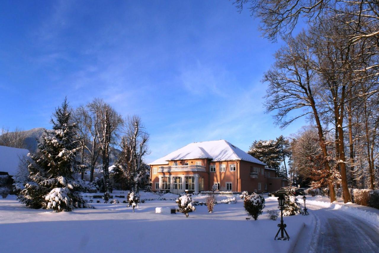 Svatojansky Kastiel Hotel ลิปโตว์สกียาน ภายนอก รูปภาพ