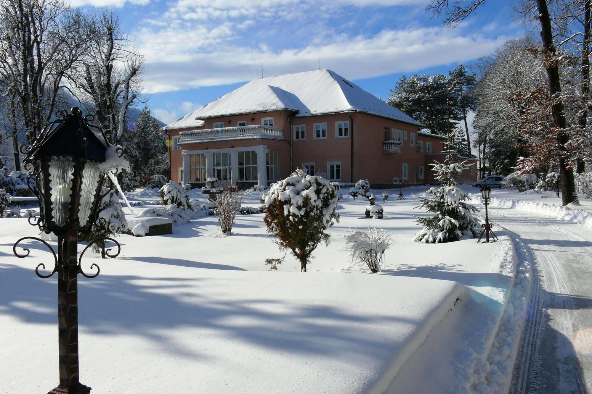 Svatojansky Kastiel Hotel ลิปโตว์สกียาน ภายนอก รูปภาพ