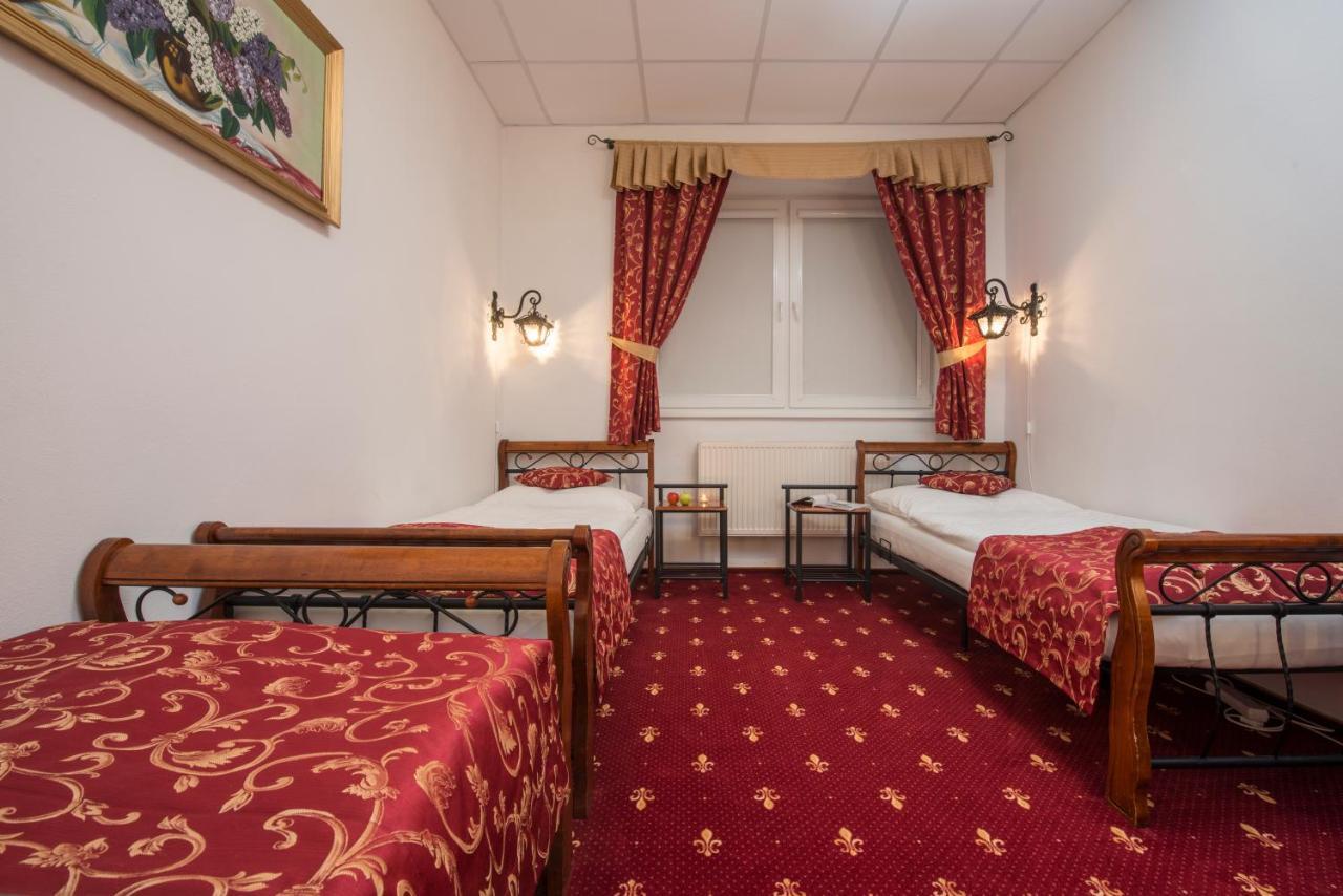 Svatojansky Kastiel Hotel ลิปโตว์สกียาน ภายนอก รูปภาพ
