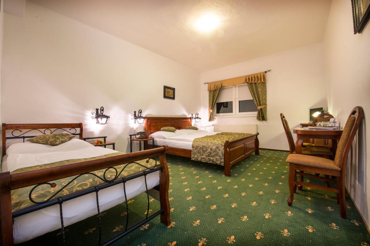 Svatojansky Kastiel Hotel ลิปโตว์สกียาน ภายนอก รูปภาพ