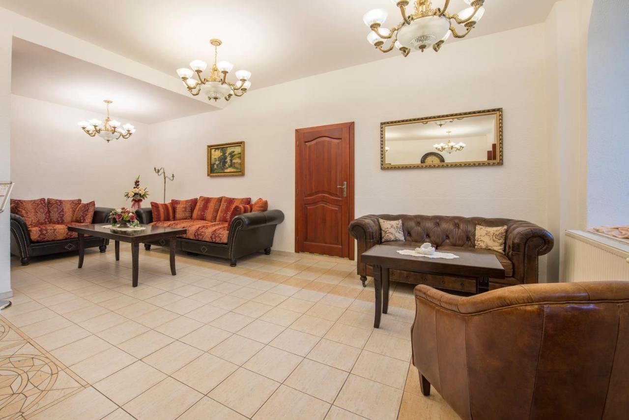 Svatojansky Kastiel Hotel ลิปโตว์สกียาน ภายนอก รูปภาพ