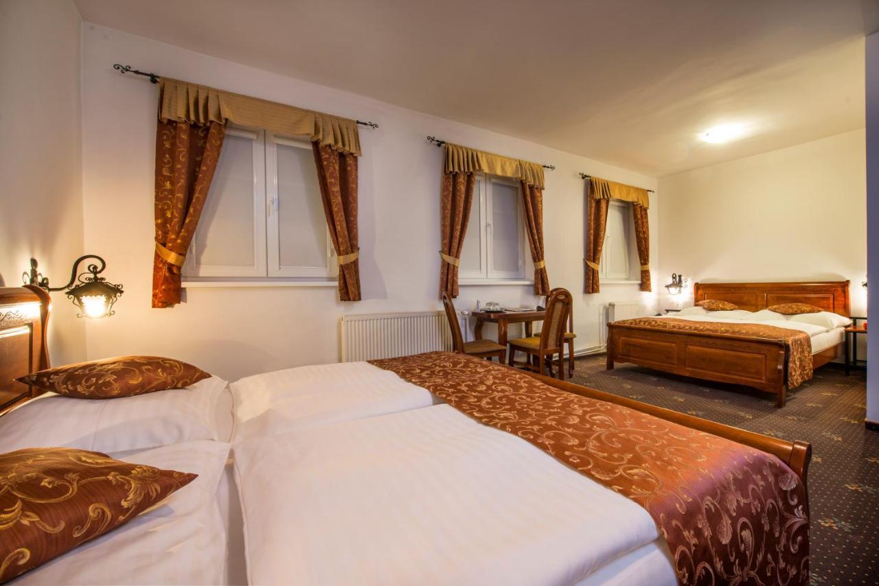 Svatojansky Kastiel Hotel ลิปโตว์สกียาน ภายนอก รูปภาพ